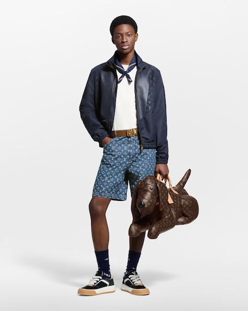 Animal Blason 絲巾 . in 精選禮品's 寵物與摯愛伴侶精選禮品 } collections by Louis Vuitton