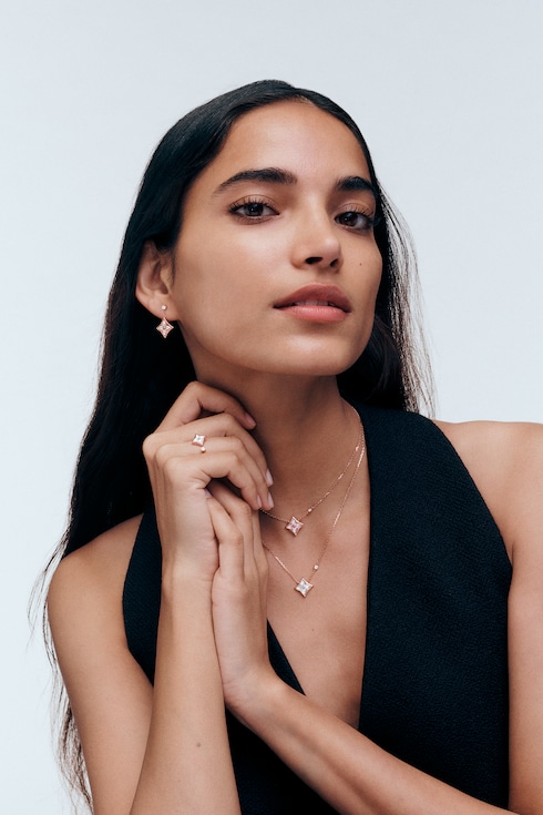 Color Blossom XL Medallion, Pink Gold, White Mother-Of-Pearl And Diamond in Jewellery's Categories Necklaces and Pendants collections by Louis Vuitton