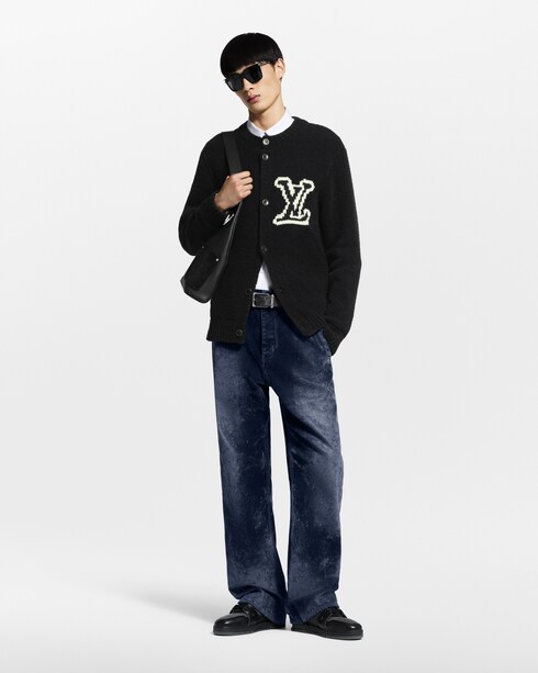 Corner Pin 35mm Reversible Belt in Holiday Gifts's Holiday Gifts for Him } collections by Louis Vuitton