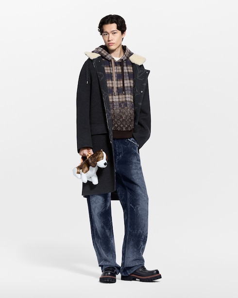 Damier Staples Chain Belt S00 in Pria's Aksesori Gantungan Kunci dan Tas collections by Louis Vuitton