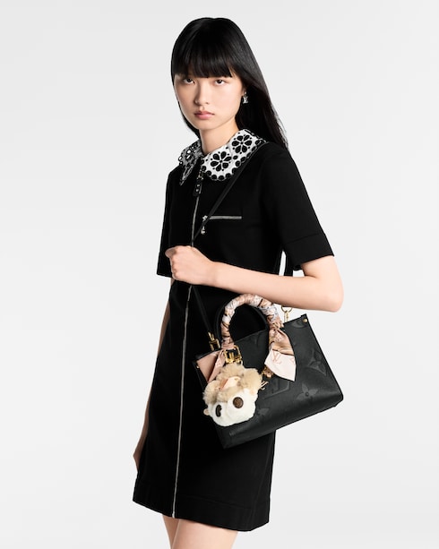 Phụ Kiện Treo Túi Fleur de Monogram . in Đồ Nữ's Phụ kiện Móc khóa và Phụ kiện treo túi collections by Louis Vuitton