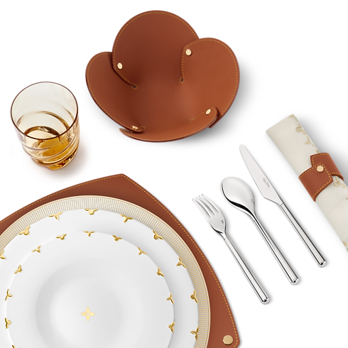 Flower Crown Set of 2 Dinner Plates in Home, Lifestyle and Library's Art of Dining } collections by Louis Vuitton (Product zoom)