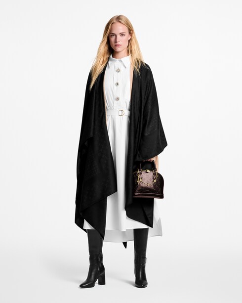 Frosty Monogram Wrap S00 in Wanita's Aksesori Home Textiles collections by Louis Vuitton