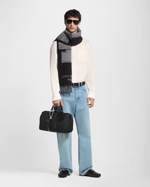 Handle 圍巾 . in 精選禮品's 情人節男士精選禮品 } collections by Louis Vuitton