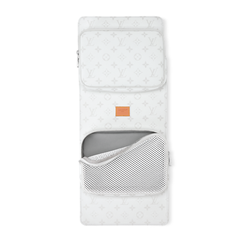 Hanging Toiletry Bag in New's For Men LV Ski collections by Louis Vuitton (Product zoom)