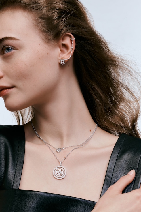 Idylle Blossom Mono Chain Earring, White Gold And Diamonds - Per Unit in Jewelry's Categories Earrings collections by Louis Vuitton