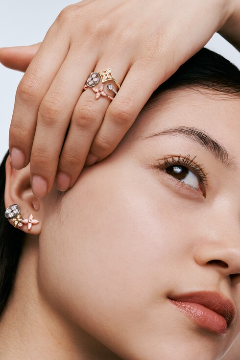 Idylle Blossom Studs, 3 Golds And Diamonds in Jewellery's Categories All Fine Jewellery collections by Louis Vuitton