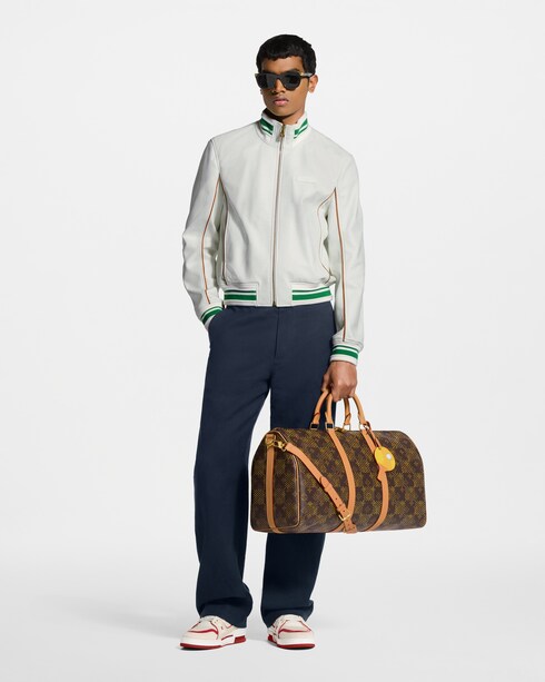 กระเป๋ารุ่น Keepall Bandoulière 50 Monogram Perfo in ทรังก์ การเดินทาง และ บ้าน's กระเป๋าเดินทางและกระเป๋าเดินทางล้อลาก กระเป๋าเดินทาง collections by Louis Vuitton