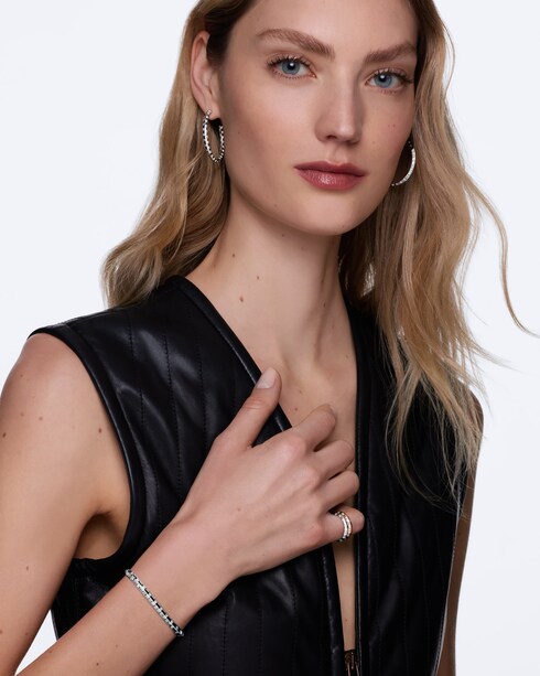 Le Damier de Louis Vuitton Large Hoops, White Gold and Diamonds in Jewelry's Categories Earrings collections by Louis Vuitton