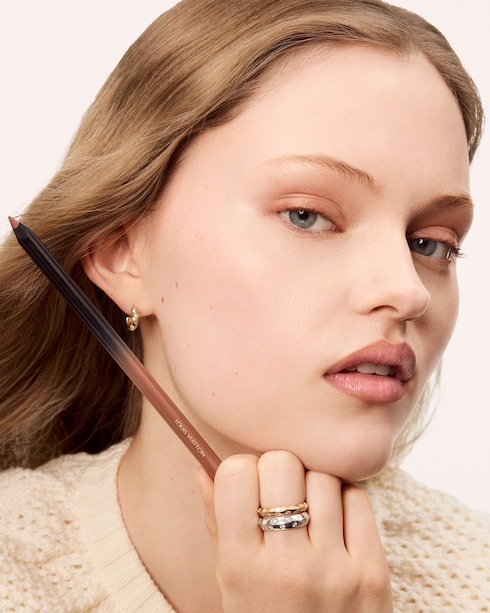 LV Crayon - Lip Pencil - 190 in Perfumes and Beauty's Beauty Gifts } collections by Louis Vuitton