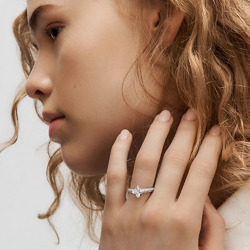 LV Diamonds Pavé Solitaire, LV Monogram Star cut in Jewelry's Collections LV Diamonds collections by Louis Vuitton (Product zoom)