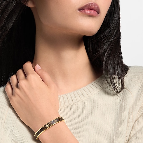 LV Initiales Bracelet S00 in Women's Fashion Jewelry Bracelets collections by Louis Vuitton (Product zoom)