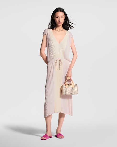 LV Pearly Confetti Necklace . in Women's Fashion Jewellery Necklaces and Pendants collections by Louis Vuitton