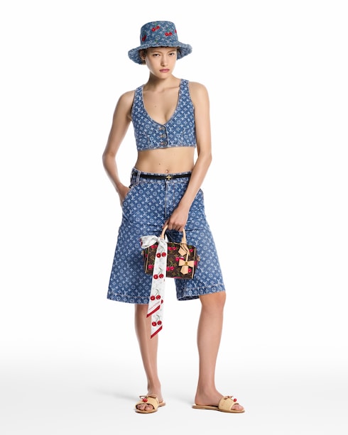 LV x TM - หมวกทรงบัคเก็ตรุ่น Denim Cerise . in ผู้หญิง's แอคเซสเซอรี่ หมวกและถุงมือสำหรับผู้หญิง collections by Louis Vuitton