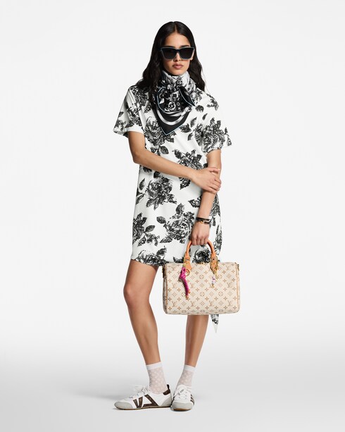 Bộ Tất Monogram All Over . in Đồ Nữ's Phụ kiện Xem tất cả sản phẩm collections by Louis Vuitton