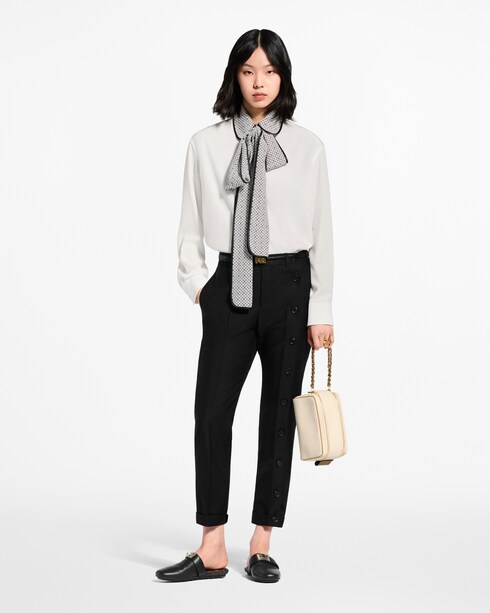 เสื้อเบลาซ์คอปกลาย Monogram in ผู้หญิง's เสื้อผ้า เสื้อสำหรับผู้หญิง collections by Louis Vuitton