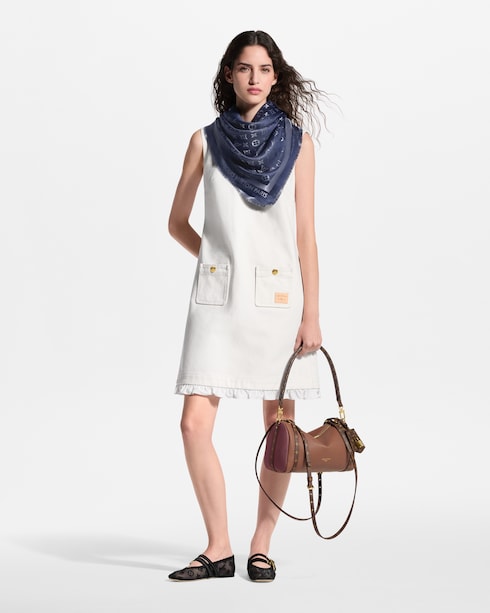 Monogram Shine Shawl . in Women's Accessories Shawls collections by Louis Vuitton