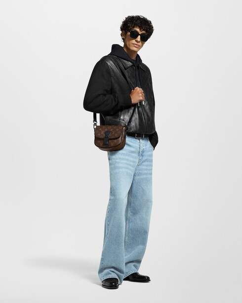 Túi Montsouris Messenger PM Monogram Macassar Canvas in Quà tặng và dịch vụ cá nhân hóa's Quà tặng cho Nam } collections by Louis Vuitton