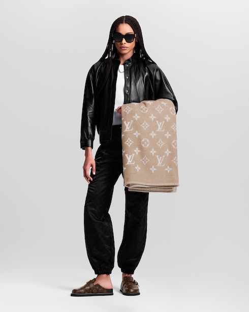 Chăn Neo Monogram . in Đồ Nữ's Phụ kiện Home Textile collections by Louis Vuitton