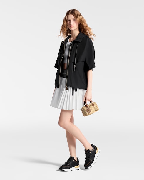 รองเท้าผ้าใบรุ่น Neo Run Away in ผู้หญิง's รองเท้า รองเท้าผ้าใบสำหรับผู้หญิง collections by Louis Vuitton