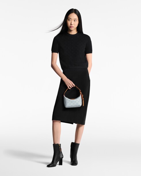 Pochette Hills Other Monogram Canvas in Women's Wallets and Small Leather Goods Wallets on Chain and Micro Bags collections by Louis Vuitton