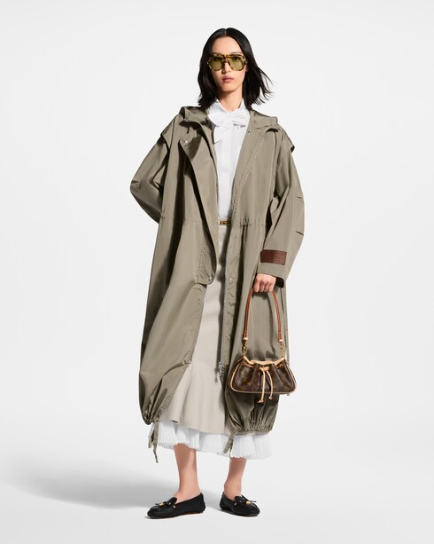Sleeveless Bowtie Shirt in Women's Ready to Wear Tops collections by Louis Vuitton
