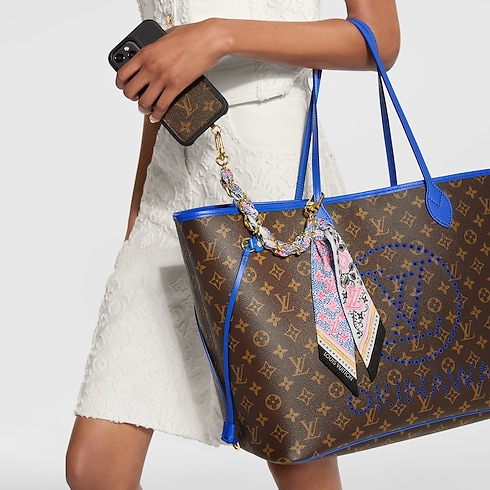 Souvenir D’Été Scarf Chain Bag S00 in Women's Accessories Key Holders and Bag Charms collections by Louis Vuitton (Product zoom)