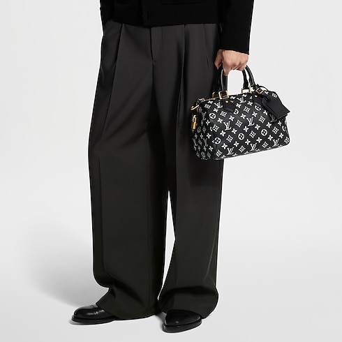 Speedy P9 Bandoulière 25 H40 in Bags and Small Leather Goods's Speedy P9 } collections by Louis Vuitton (Product zoom)