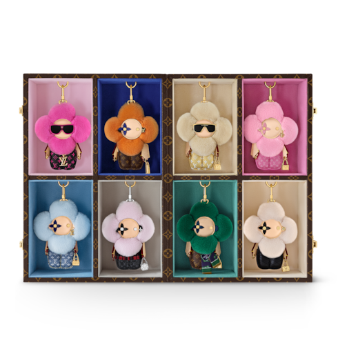 Vivienne Fashionista 手袋吊飾 . in Super Lucky Day's For Her } collections by Louis Vuitton
